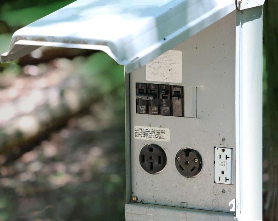 Can I Plug My 30 Amp RV Into A 50 Amp Adapter Safely? 3 Difference Between A 30 Amp And A 50 Amp RV Electrical Outlet