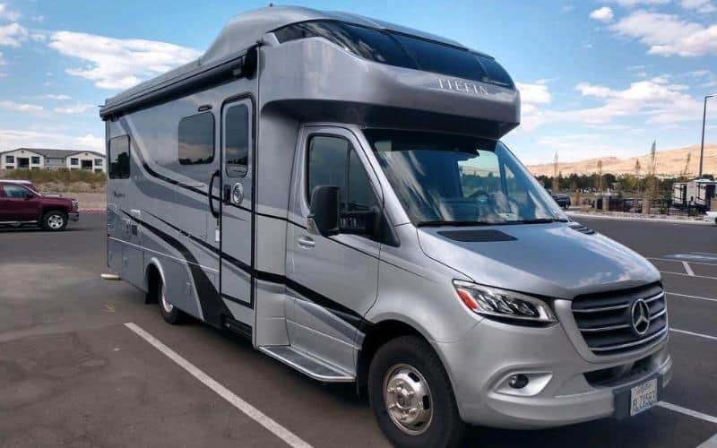 Best 4 Season Travel Trailer And RV Campers For Cold Weather Camping 3 Tiffin Wayfarer