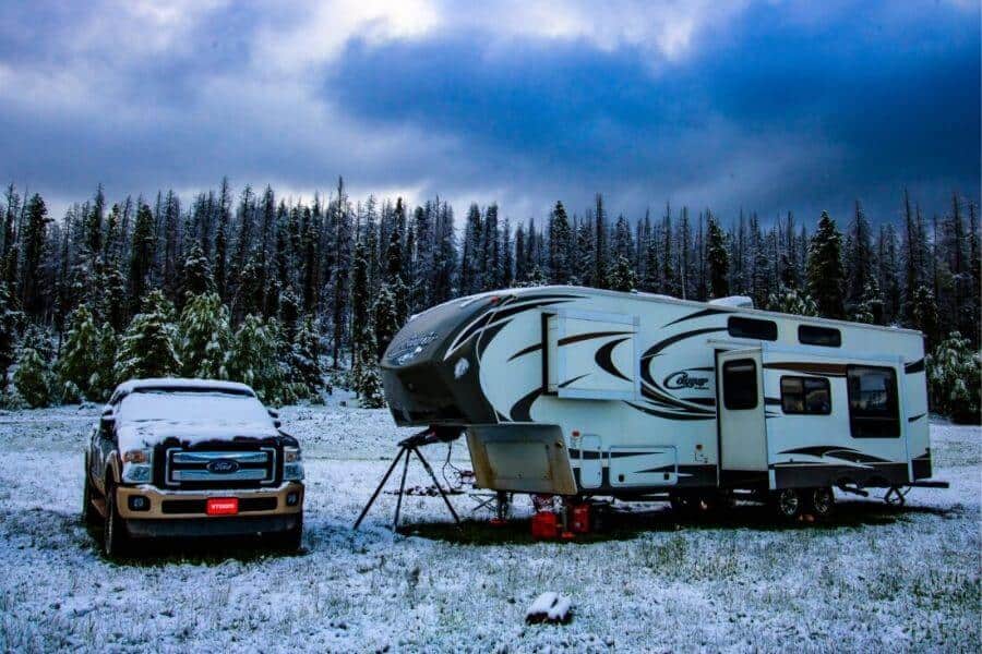How To Heat A Camper Without Electricity While Boondocking