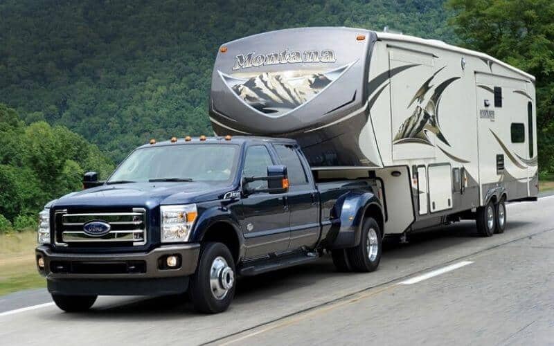 Ford F-250 Super Duty towing 5th wheel