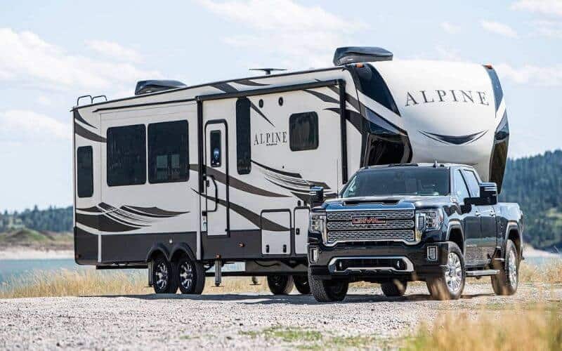 GMC Sierra 2500 towing 5th wheel