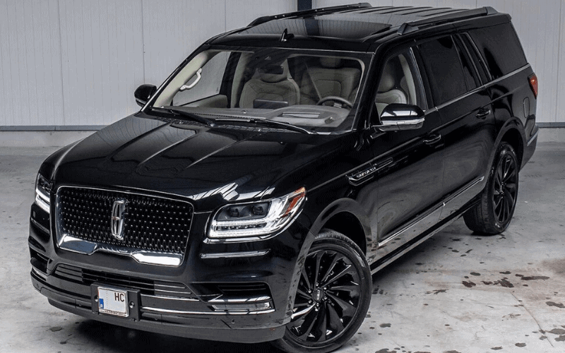 The 7 Best SUVs For Towing A Travel Trailer Correctly & Safely 4 Lincoln Navigator