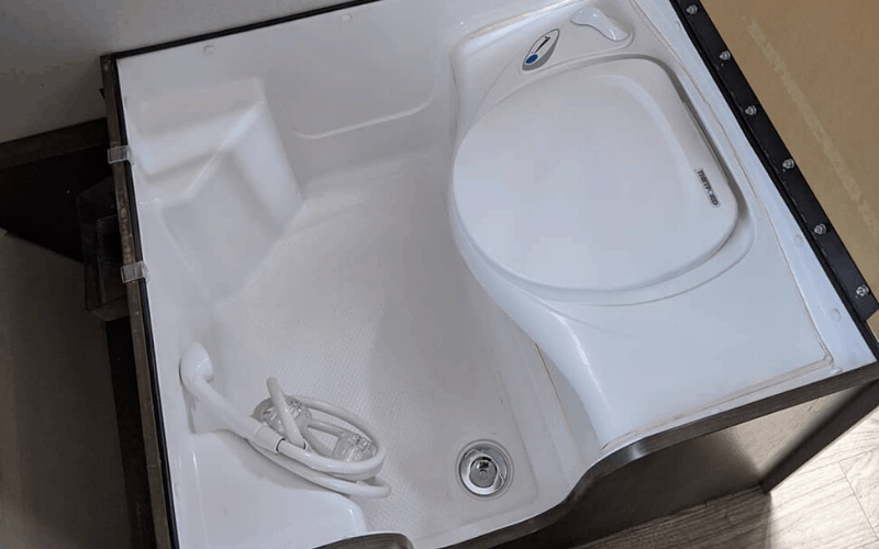 A-Liner LXE Bathroom