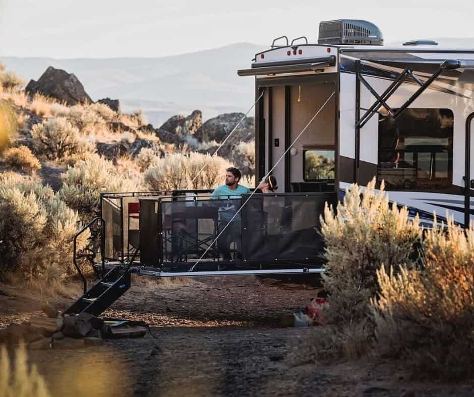 7 Amazing Fifth Wheel Floor Plans with a Side Patio 2 Benefits of Having a Side Patio on Your Fifth Wheel