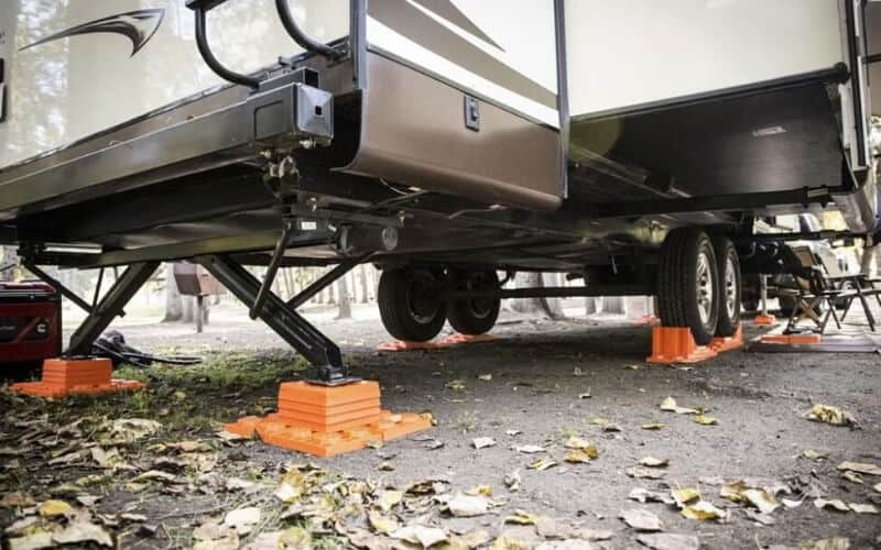 How To Level A Travel Trailer On A Permanent Site? - RVing Know How Best Way To Level A Travel Trailer