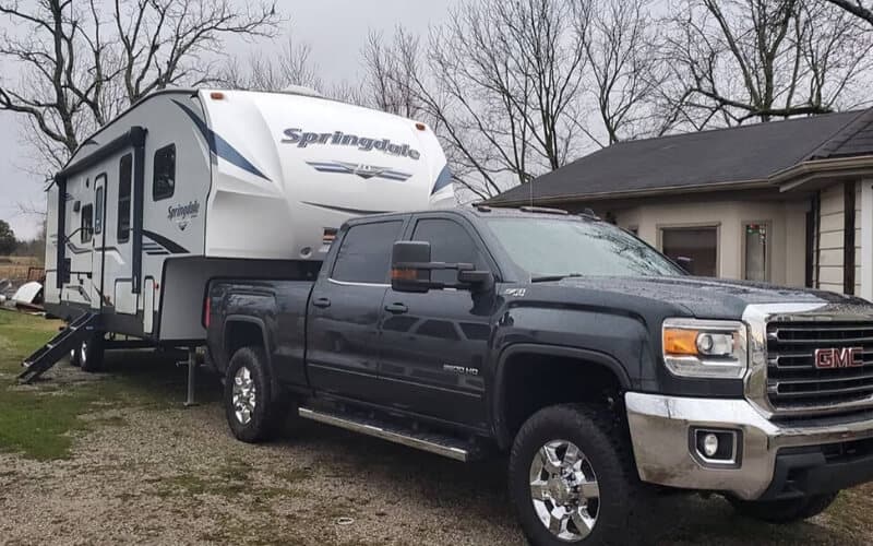 9 Incredible Small 5th Wheel Trailers, Small 5th Wheel Camper With King Size Bed