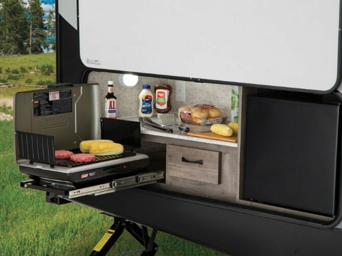 Travel Trailers With Outdoor Kitchens