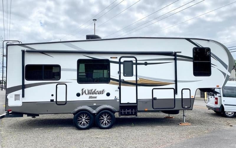 Fifth-Wheel Trailers