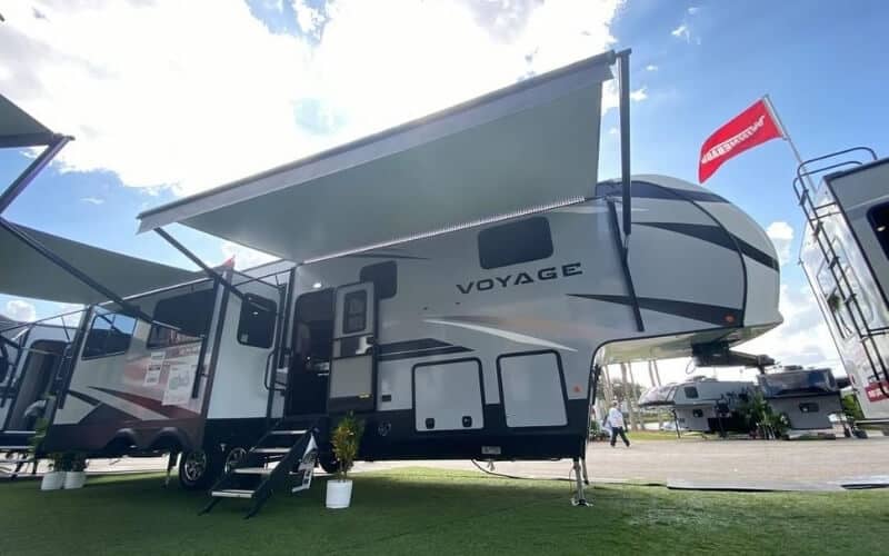 Average Fifth Wheel Cost with Example Prices Of Popular Manufacturers 7 winnebago