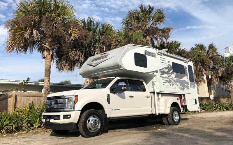 Lance 1172 Truck Camper