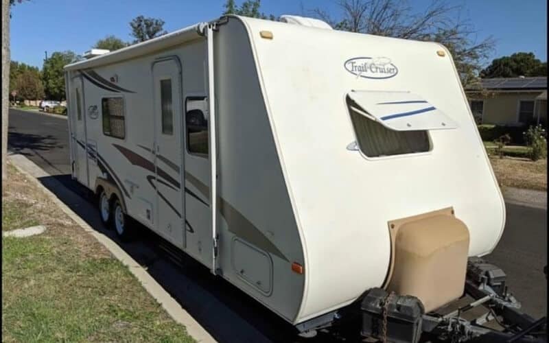 How to park travel trailer in your driveway