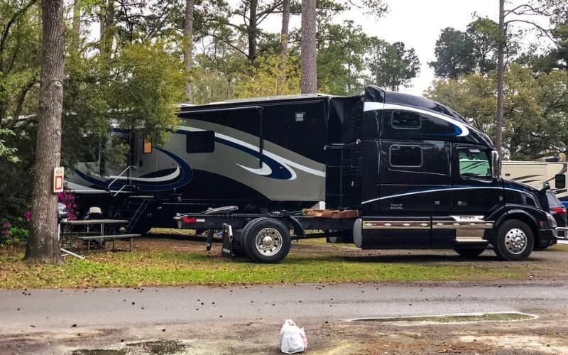 Can I Pull A 5th Wheel Camper Trailer With A Semi Truck?