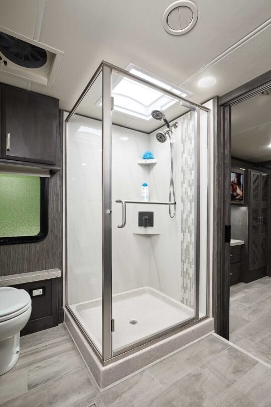 RVs With Large Bathroom