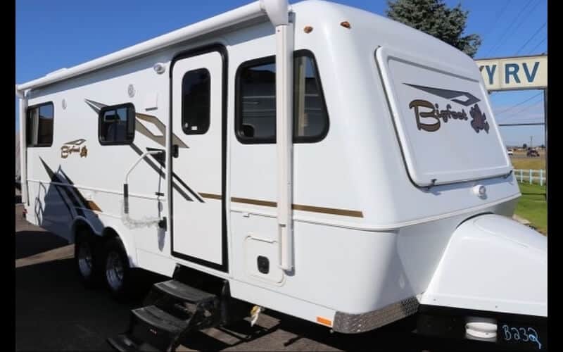 Bigfoot 2500 Fiberglass Travel Trailer Bigfoot 2500 Fiberglass Travel Trailer