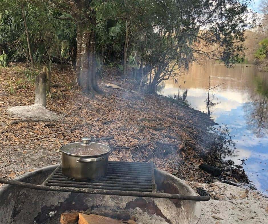 10 Incredible Free Camping Spots In Florida And How To Find More 7 Dee-River-Campground-–-Inverness