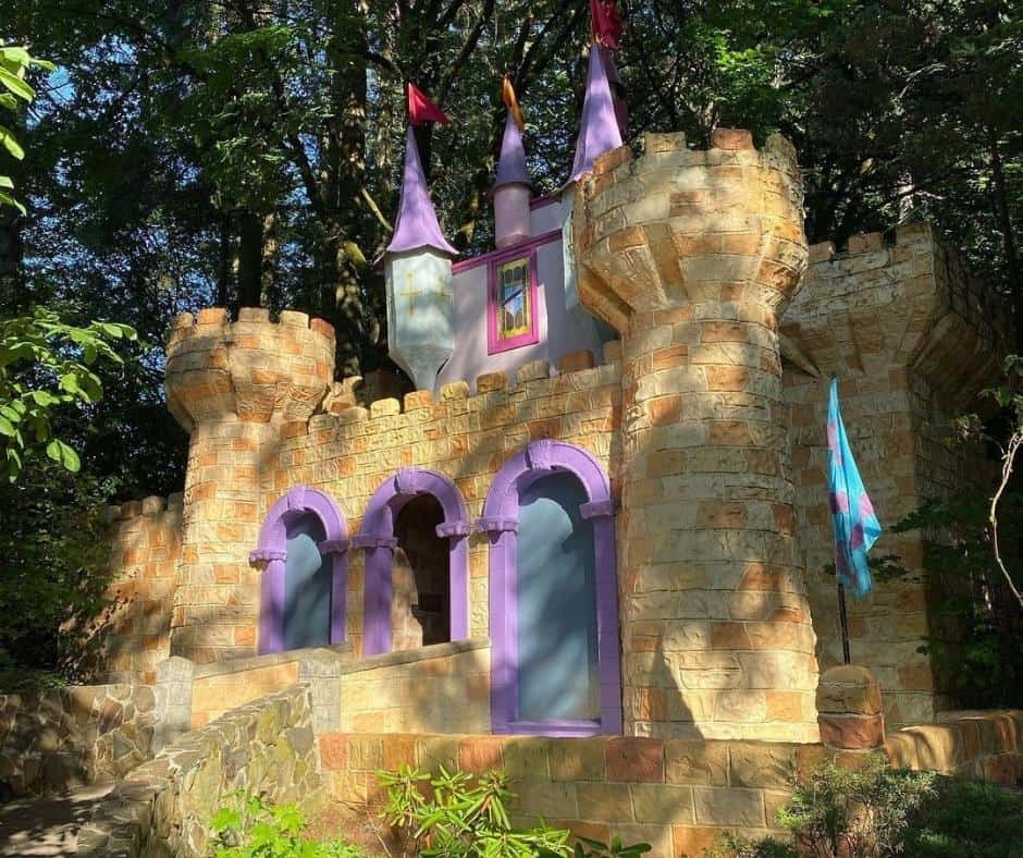 Weirdest Roadside Attractions in all 50 states across America 38 Enchanted-Forest-Oregon