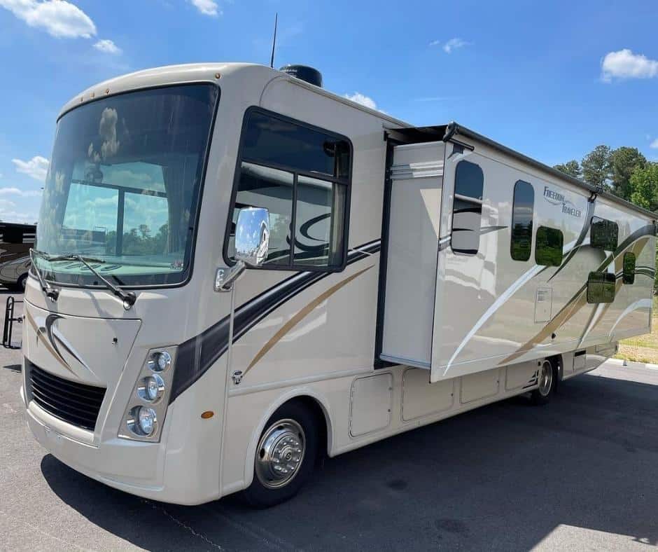 The Pros & Cons Of A Motorhome With A Gasoline Engine