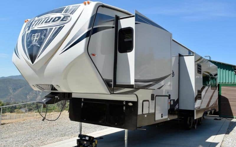 Reviews Of The Biggest Fifth-Wheel Trailers