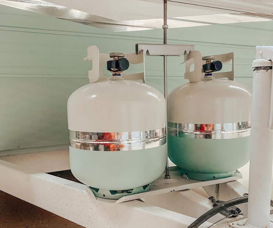 RV Propane Tanks: How to Figure Out What Tank Size Is Right For You? 4 DOT Cylinders