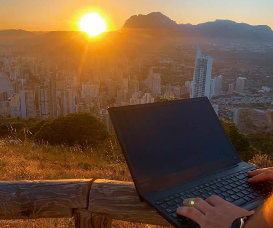 9 Reasons Why "Overlanding" Is Booming In Popularity Than Ever 6 Remote Work Opportunities