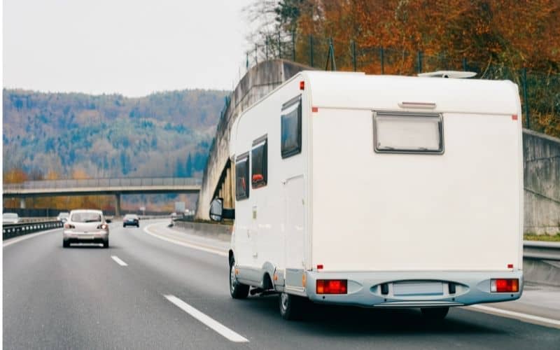 Tips For Driving An RV Safely In High Winds 8 Be Aware of Windbreaks