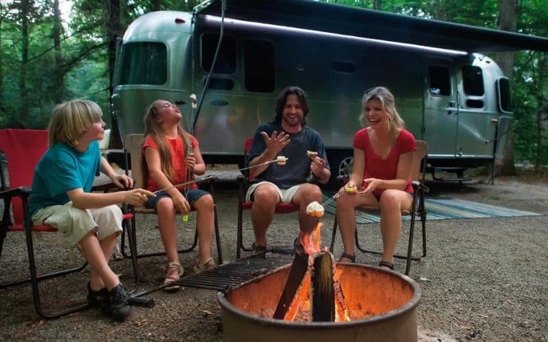 6 Best Small Camper Trailers for Couples On The Move 2 Best Travel Trailers For A Couple Reviews