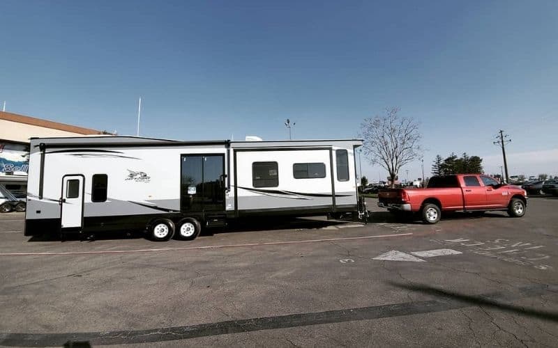 Reviews Of The Best Travel Trailers For Full-Time Living