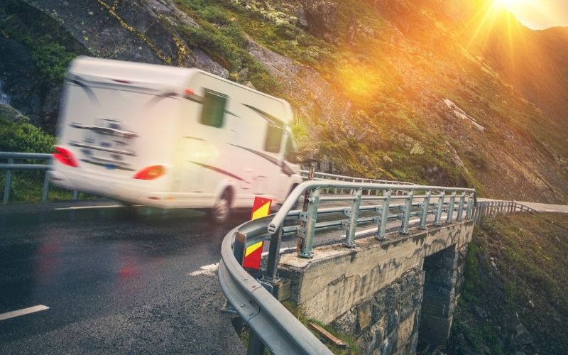 Tips For Driving An RV Safely In High Winds 3 What Do Experts Consider ‘High Winds’