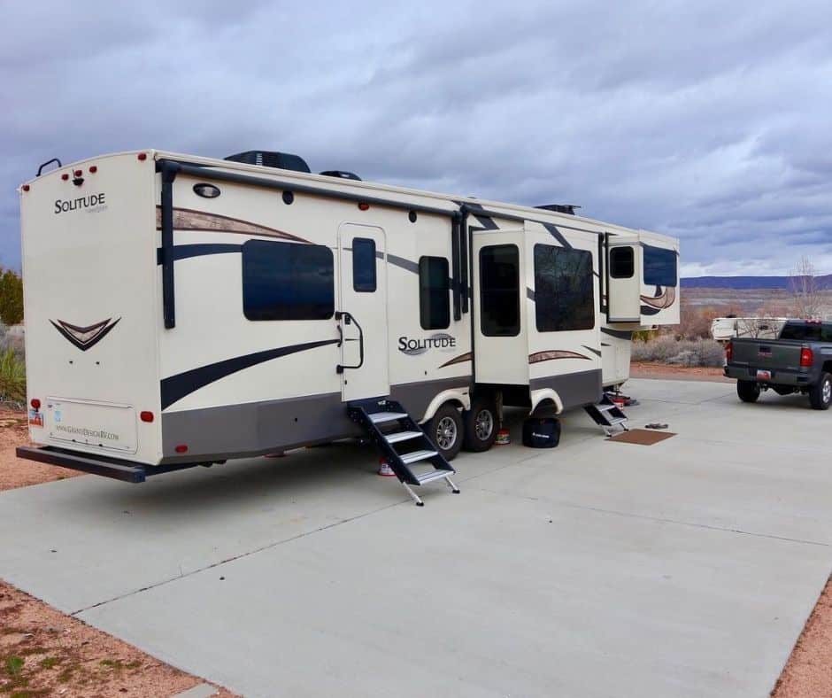 Why Should You Get A Monthly RV Rental