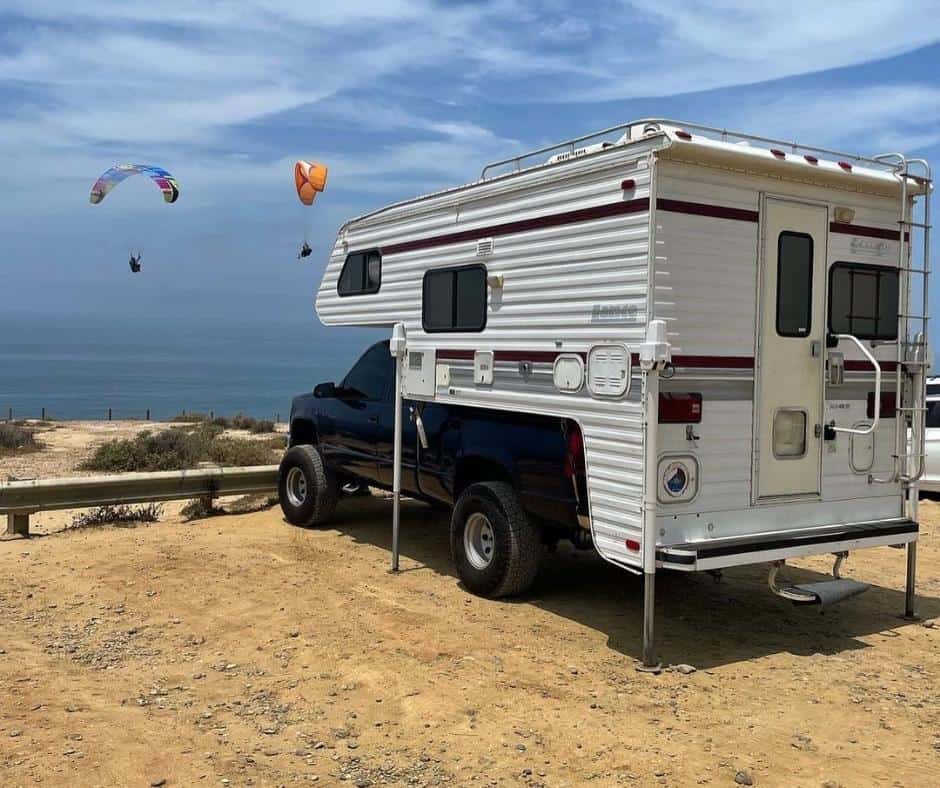 Best Truck Camper Jacks To Lift Your RV Onto A Pickup Truck 2 What Are The Different Types of Truck Camper Jacks