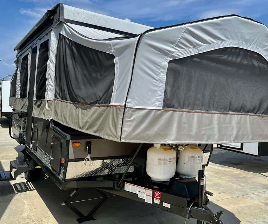 6 Cheapest Pop-Up Campers Designed With Affordability In Mind 3 Forest River Flagstaff 176LTD Popup Camper