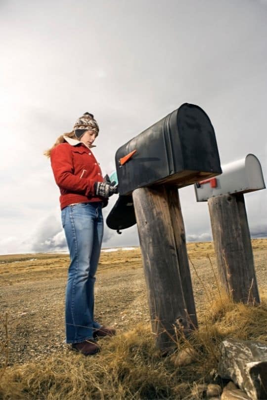 How Can Travelers Get Mail While Traveling