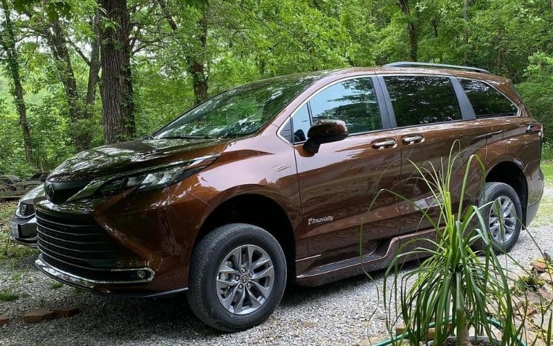 10 Amazing Minivan Camper Conversions To Get You Inspired 4 The Toyota Sienna