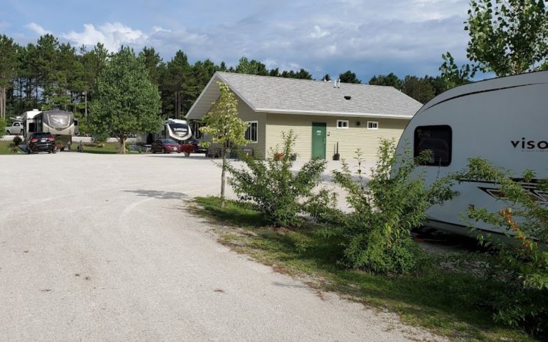 41 Stunning Campgrounds on Lake Michigan to Check Out in 2023 20 Scheffel’s Hideaway Campgroun