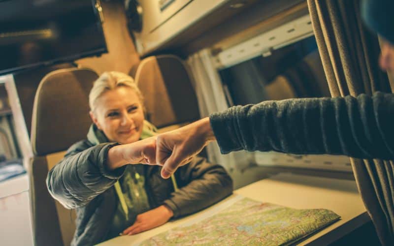 Should You Buy An RV from Dealers Or A Private Sellers? 4 Buying an RV from a Private Party