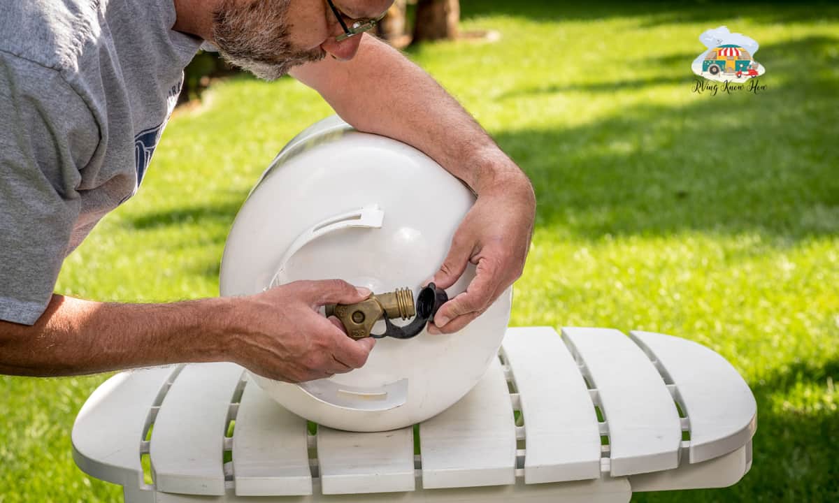 What is the capacity of a 30 lb propane tank?