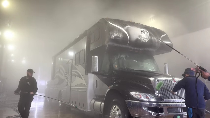Where Can I Wash My RV Near Me? 3 Truck Wash At Truck Shops