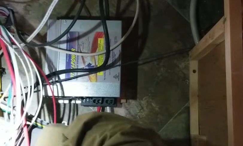 RV Has No Power When Not Plugged In? Here's the Reason Why 3 image 1