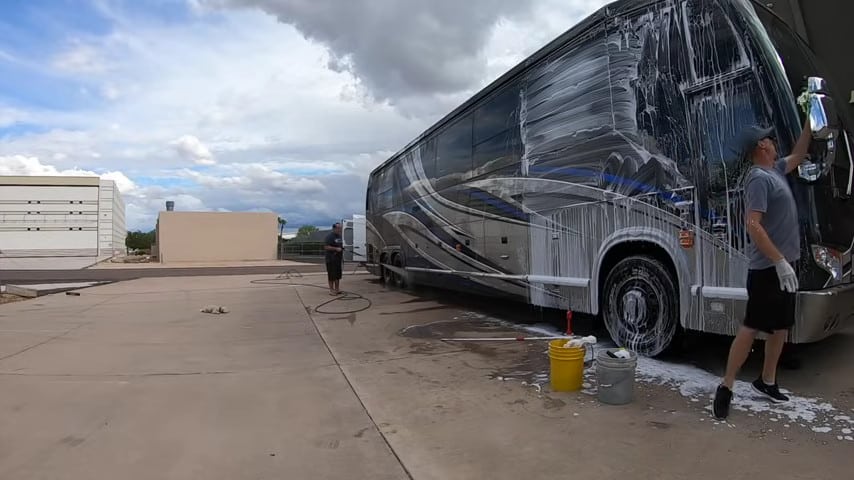 Where Can I Wash My RV Near Me? 2 The Different RV Wash Options Around You