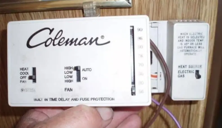 RV thermostat image 24